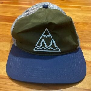 NWOT Signatures Trucker Hat Mesh SnapBack Mountain Print in Navy, Olive, & Grey